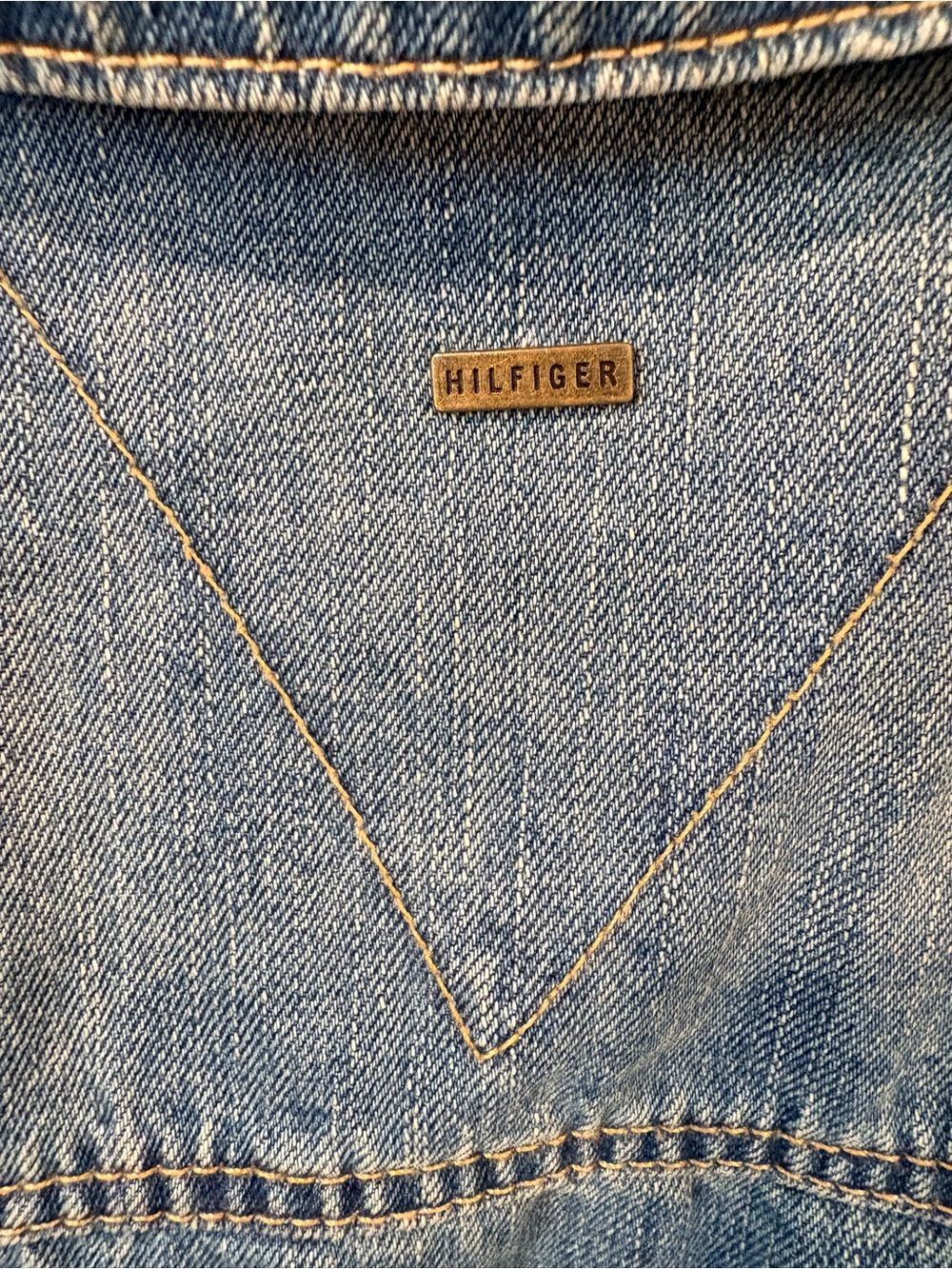Tommy Hilfiger Men’s 100% Cotton Denim Trucker Jacket | Large | Classic Blue - Picture 7 of 11